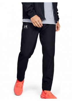Męskie spodnie dresowe UNDER ARMOUR VITAL WOVEN PANTS - czarne ze sklepu Sportstylestory.com w kategorii Spodnie męskie - zdjęcie 150772443