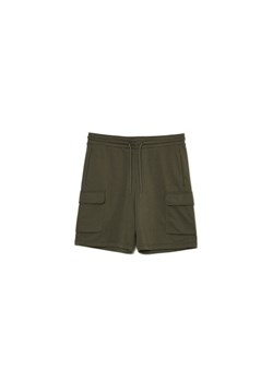 Cropp - Zielone dresowe szorty cargo - zielony ze sklepu Cropp w kategorii Spodenki męskie - zdjęcie 170921861