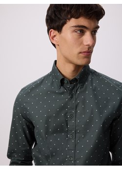 Reserved - Bawełniana koszula slim fit - ciemnozielony ze sklepu Reserved w kategorii Koszule męskie - zdjęcie 179393650