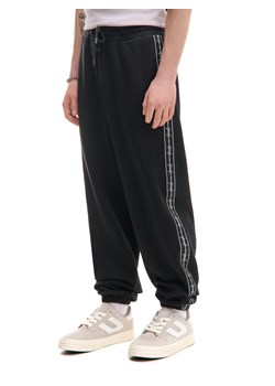 Cropp - Dresowe joggery comfort z lampasami - czarny ze sklepu Cropp w kategorii Spodnie męskie - zdjęcie 179505232